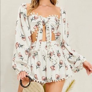 BRAND NEW TWO PIECE SHORTS OUTFIT CAN FIT A SMALL